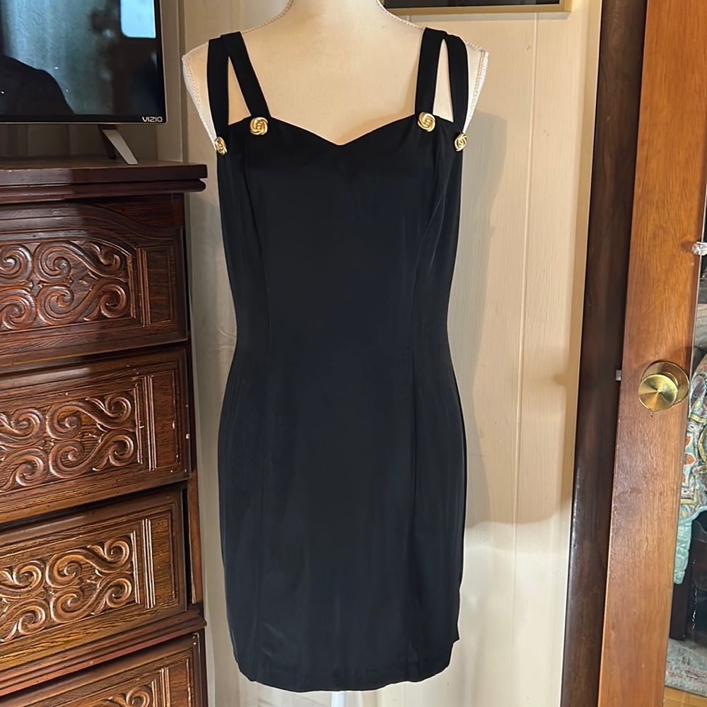 Vintage, 90s Rampage LBD with gold accent buttons. Size 9, great fit!